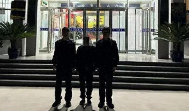 酒后失言代价大！青海，男子因对孩子的学习成绩不满，在喝醉酒后，在群里怒怼班主任，