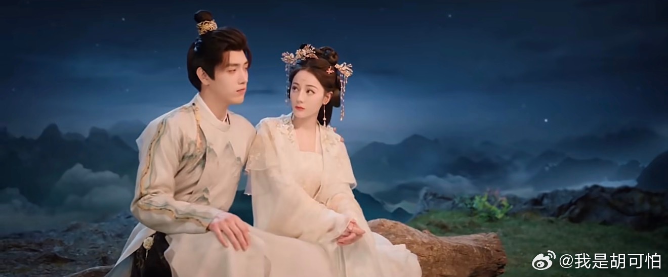 懂了！段胥看向贺思慕的每一个深情眼神，潜台词都是在撒娇对吧迪丽热巴说陈飞宇很会撒