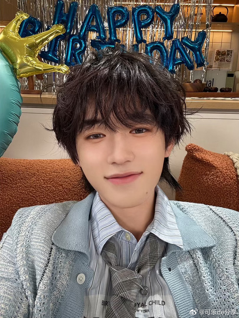 宋亚轩 三张帅气的自拍宋亚轩马尔代夫plog