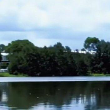 我们无法完全对世界坦露自己但那些没说出口的部分才使我们完整那些没有目的的出发才是