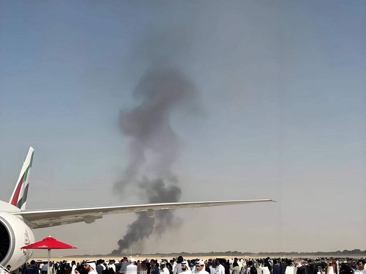 “光辉”在迪拜坠机，印媒：美国负全责。
 
印媒立马把锅甩给美国，说通用电气的 