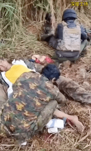 为了几百块工资，缅军60多岁老兵还要上战场，当炮灰也是不容易。被果敢同盟军俘虏了