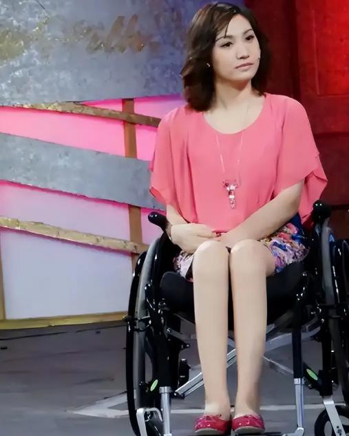 太唏嘘了！湖南卫视女主持梁艺瘫痪25年公开征婚，她只提一个要求：能帮她推轮椅就行