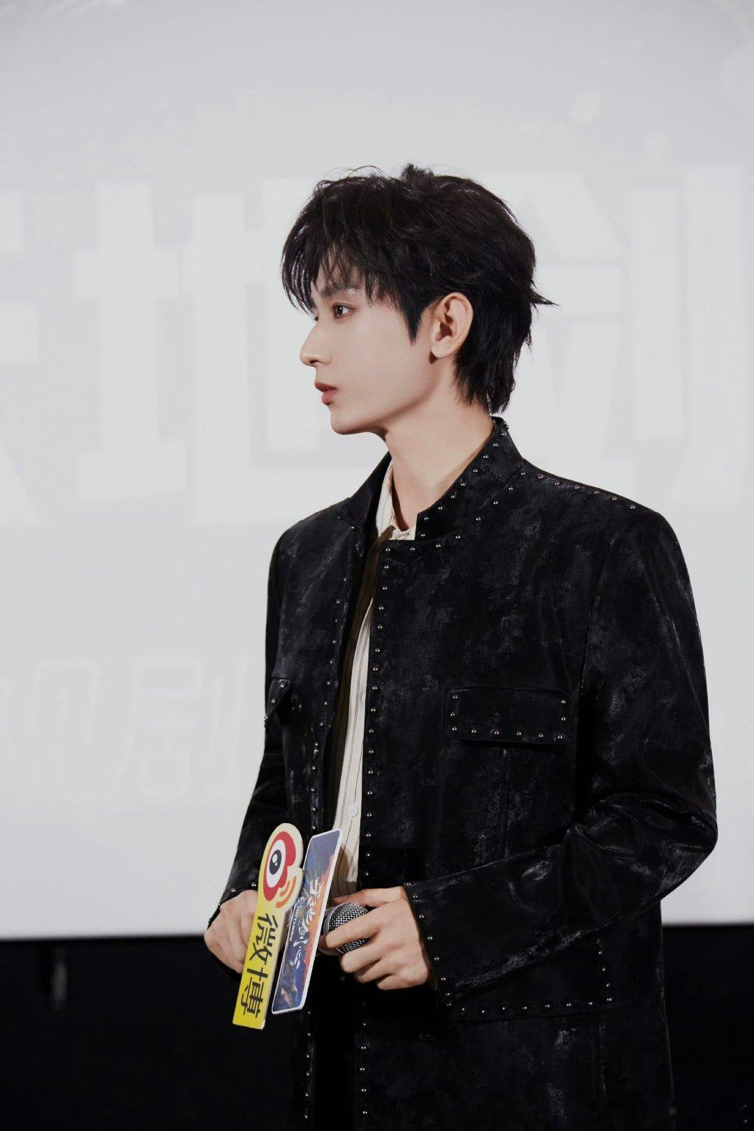 F成毅赴山海cy成毅萧秋水李沉舟肖明明我喜欢你，像星辰大海般浩渺无边，像阳光明媚