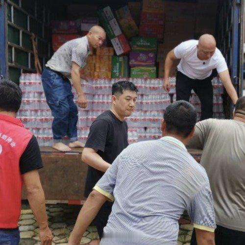 广西乡亲一句道歉让救援队破防加油广西 西安·华严寺