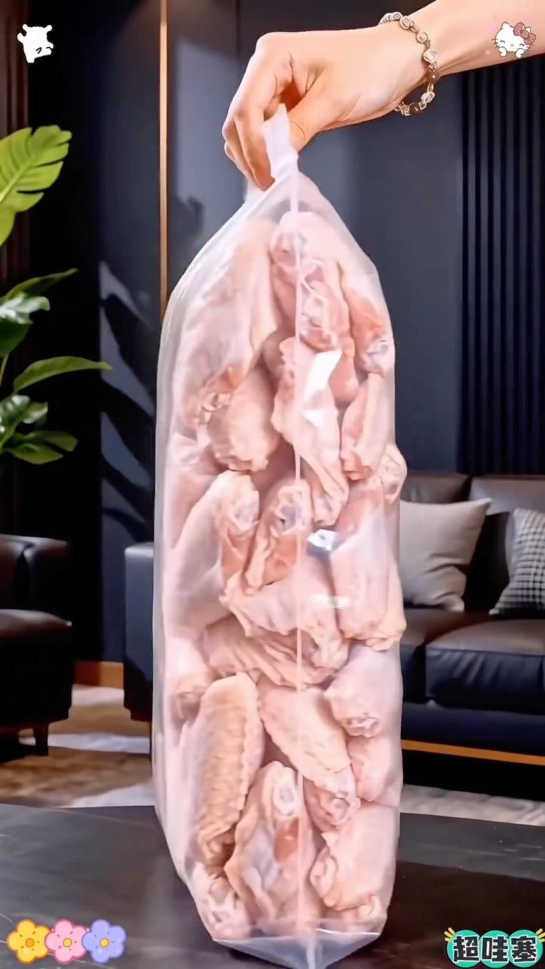 新鲜大号鸡翅中，个大饱满，肉质鲜嫩，骨小肉多，多样吃法，煎着吃，烤着吃...