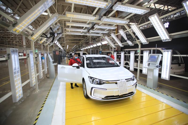 高端新能源车市场前景一片光明，自主品牌正从追赶者逆袭为主导者。2025年，中国3