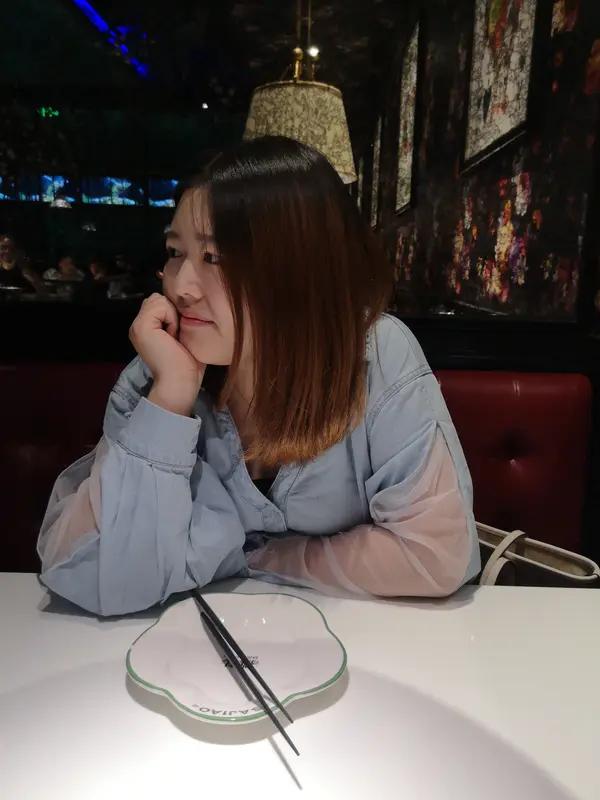 心态不一定会随年龄一起老去。有的人年纪轻轻，心态却老气横秋。我有个32岁的朋友，