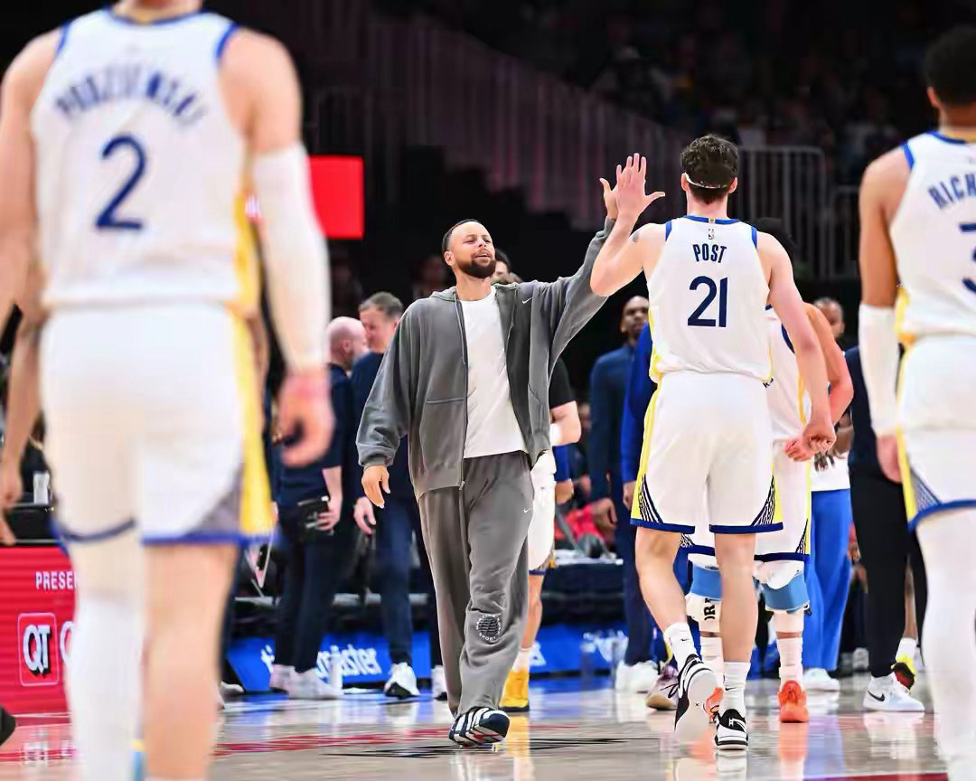 🏀惨不忍睹！勇士110-126惨败老鹰遭3连败，近8战仅1胜7负，西部第十泥潭