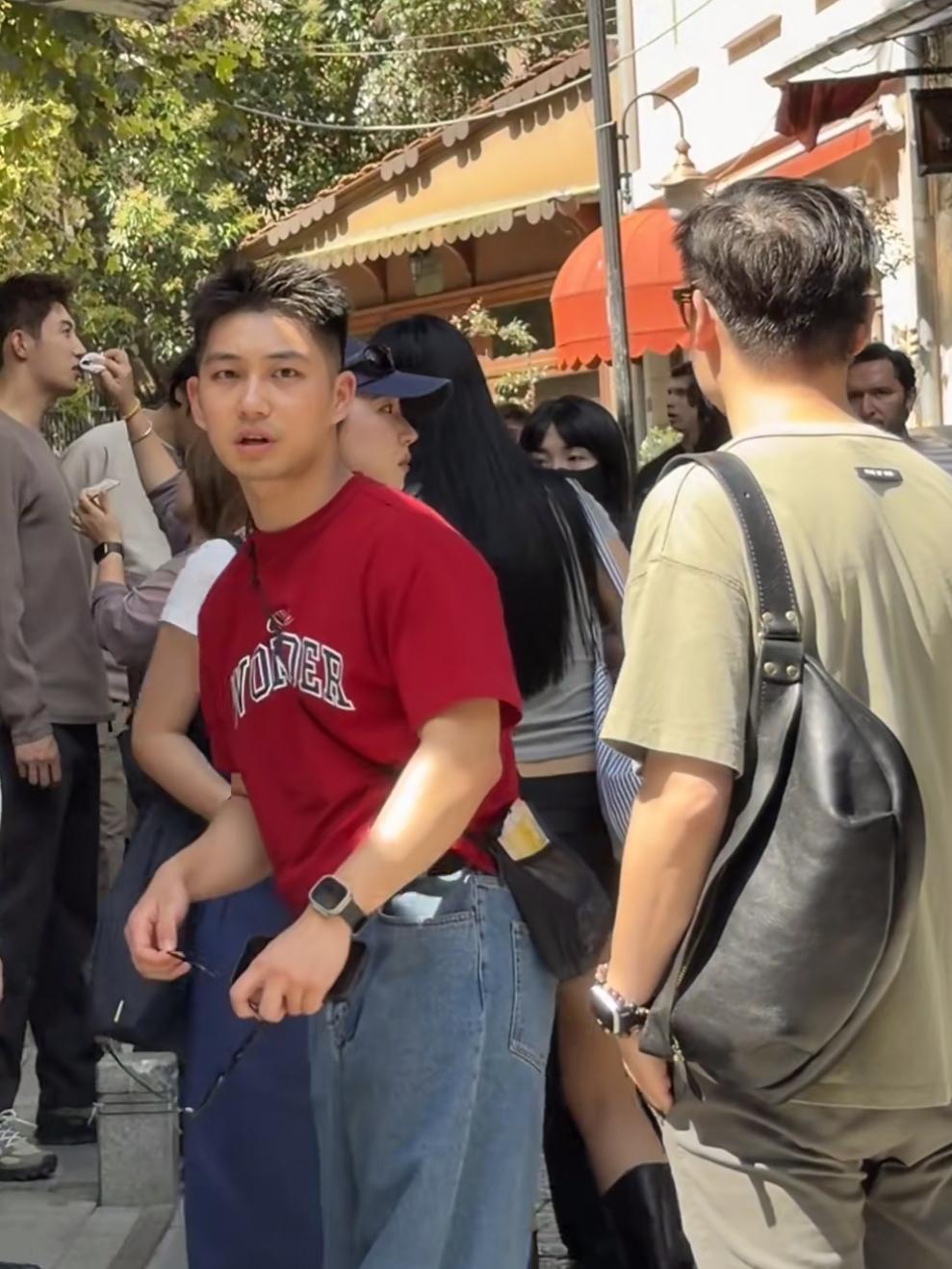 哇塞塞，土耳其偶遇黄景瑜

这边是地中海气候，虽然太阳火辣辣的，但是空气干燥，身