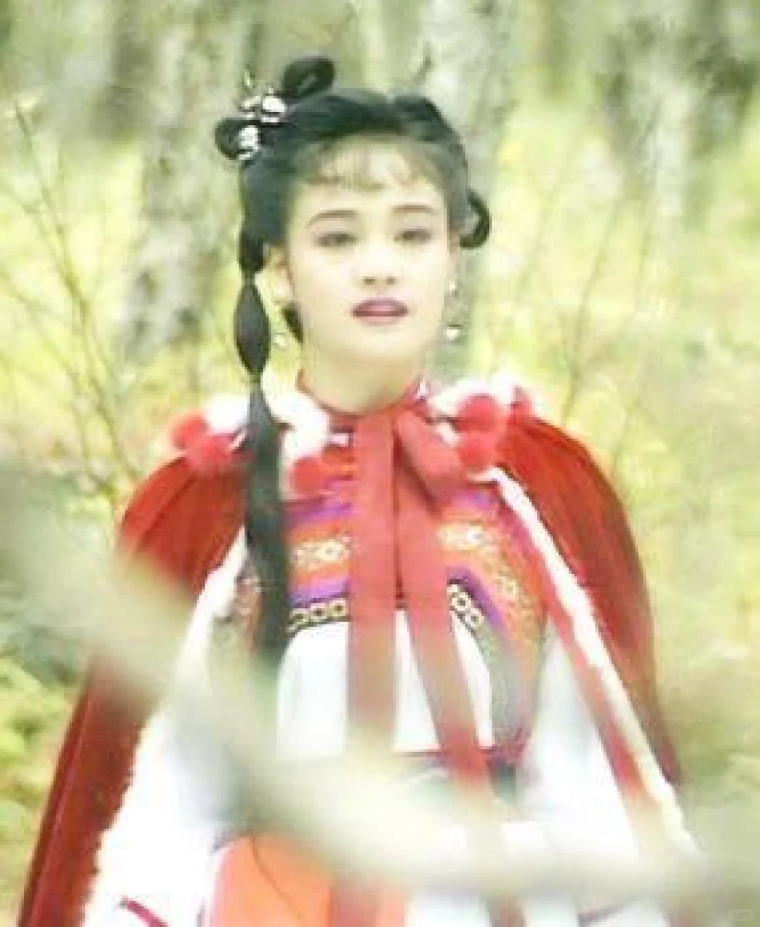 伍宇娟曾与巩俐齐名，1婚嫁同学，2婚嫁老外