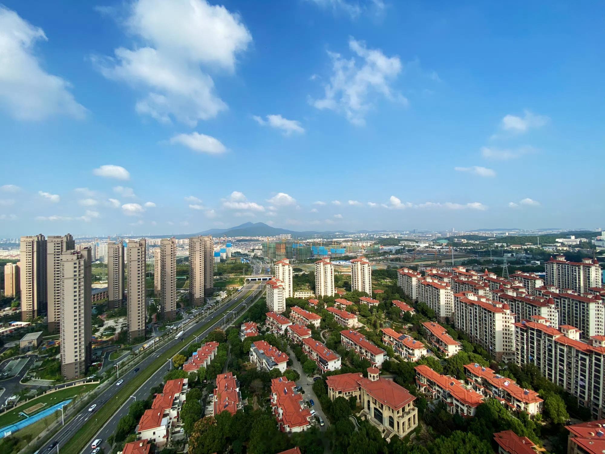 全国房价止跌信号出现房价止跌回升的消息，耳朵都听麻了…希望这回是真的。生活点滴