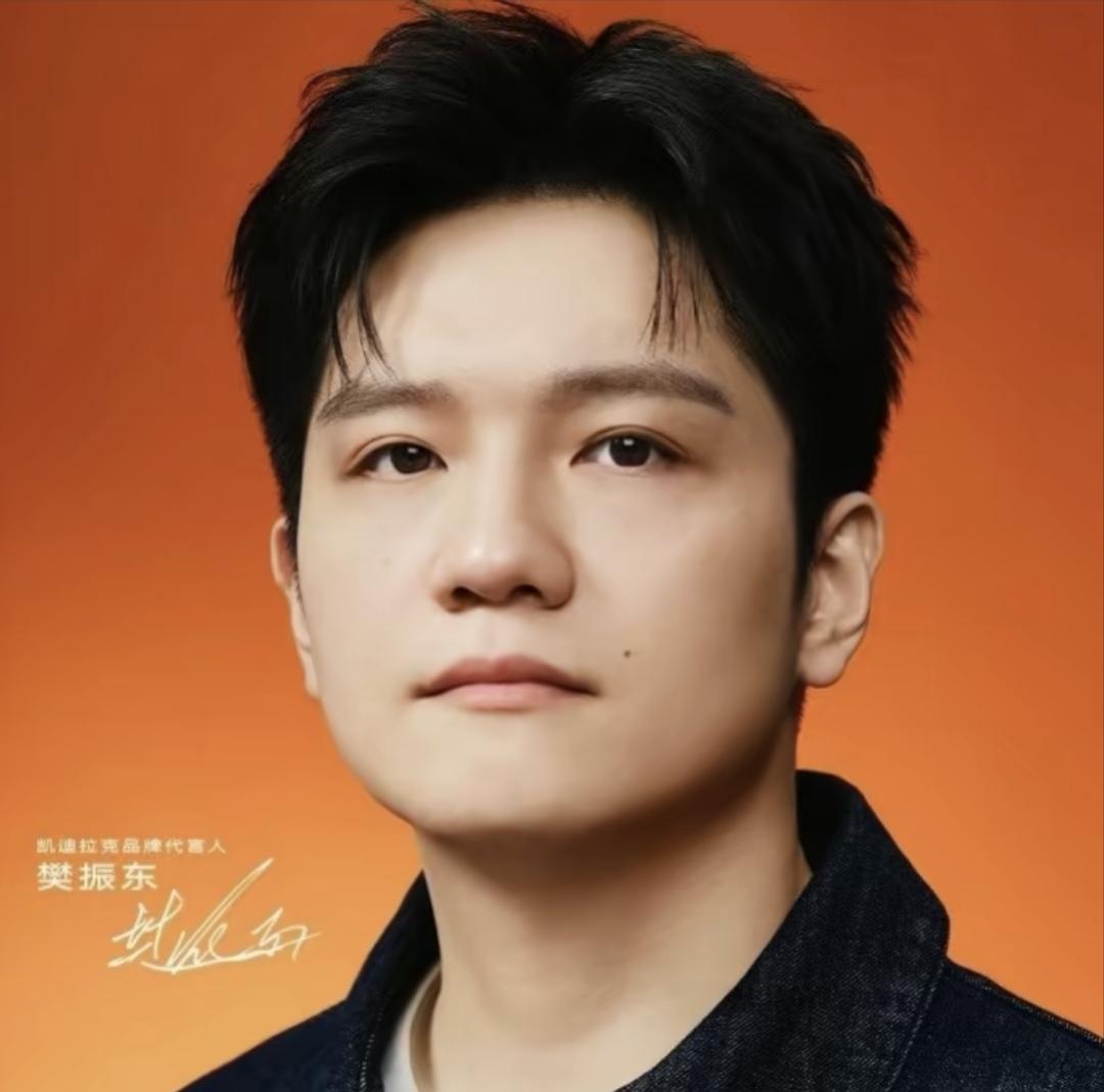 发现一个小秘密
东哥签名变回从前的了[偷笑][偷笑]
