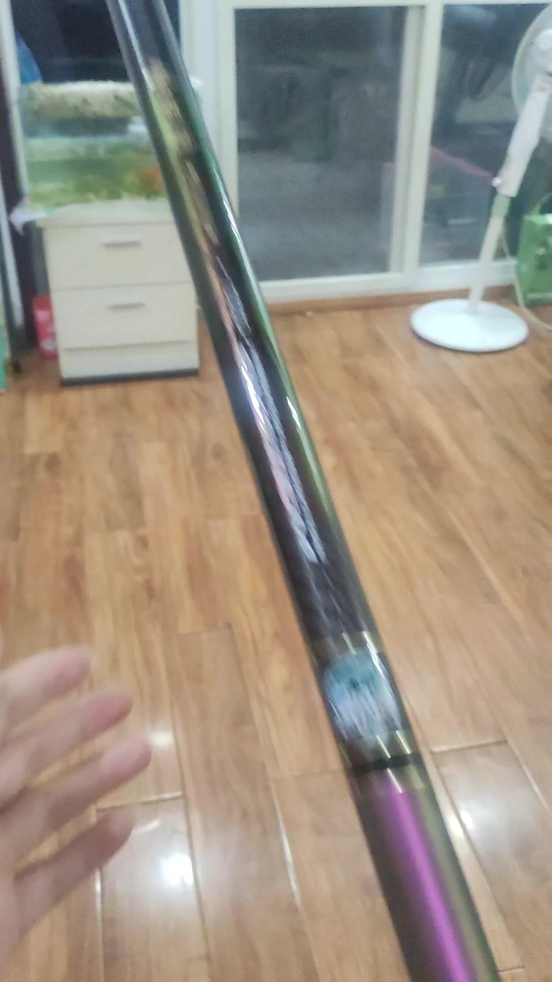 1️⃣手持超轻：420克官方标注无虚标，十米长竿持感比较轻，钓友试手感都觉得舒服