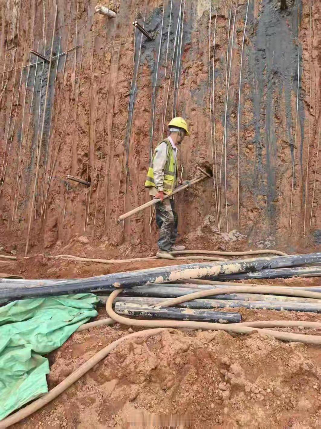 官方通报大坝建设被指偷工减料作为国企不履行国企的责任，反而在重大工程中偷工减料，
