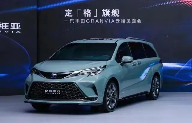 2024买车不纠结，请听我一句劝：
油车30万，使用10年；油费10万，卖5万