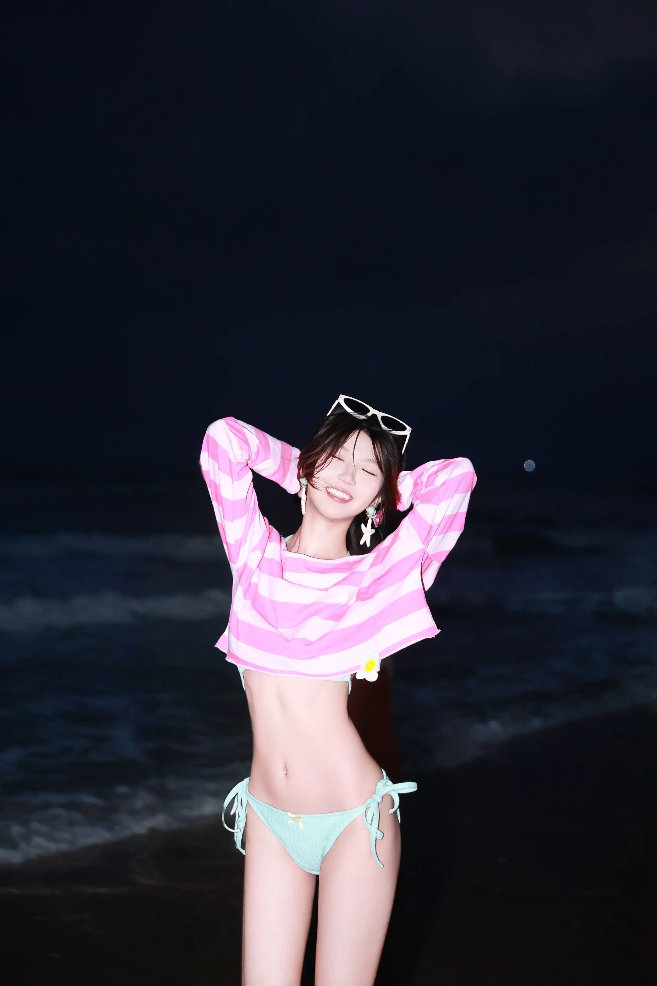 活波可爱的小美女🌊📷💰👍。