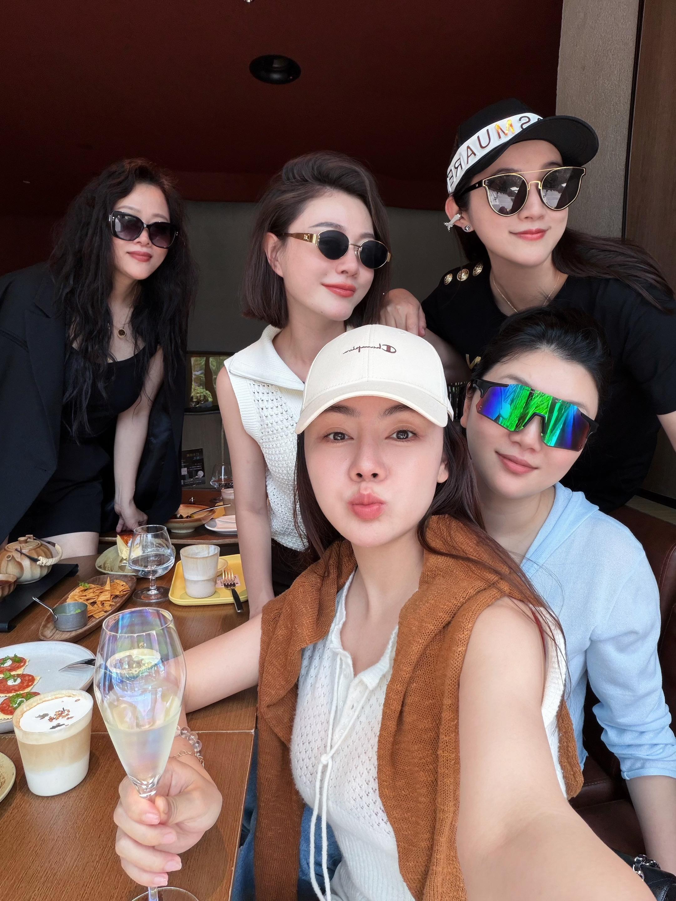 如你所见 美女会面 -