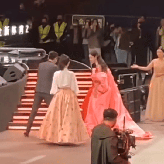 微博之夜还会同框吗 