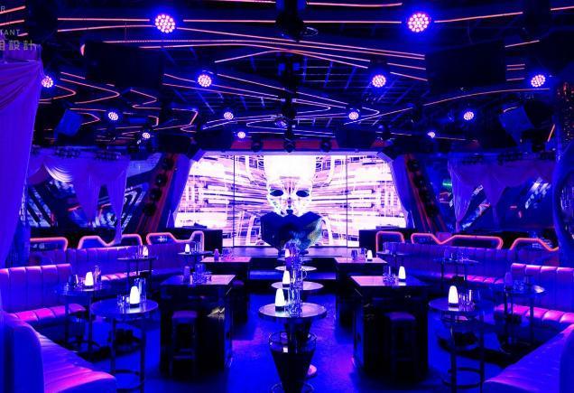 世界上没有春药，它真正的名字叫迷奸药。它无色无味，只需一滴，你就会乖乖的任人摆布