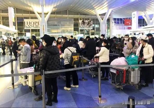 12月10日郭嘉昆回应彭博社提问。记者问到：自从中日两国之间的外交争端开始之后，