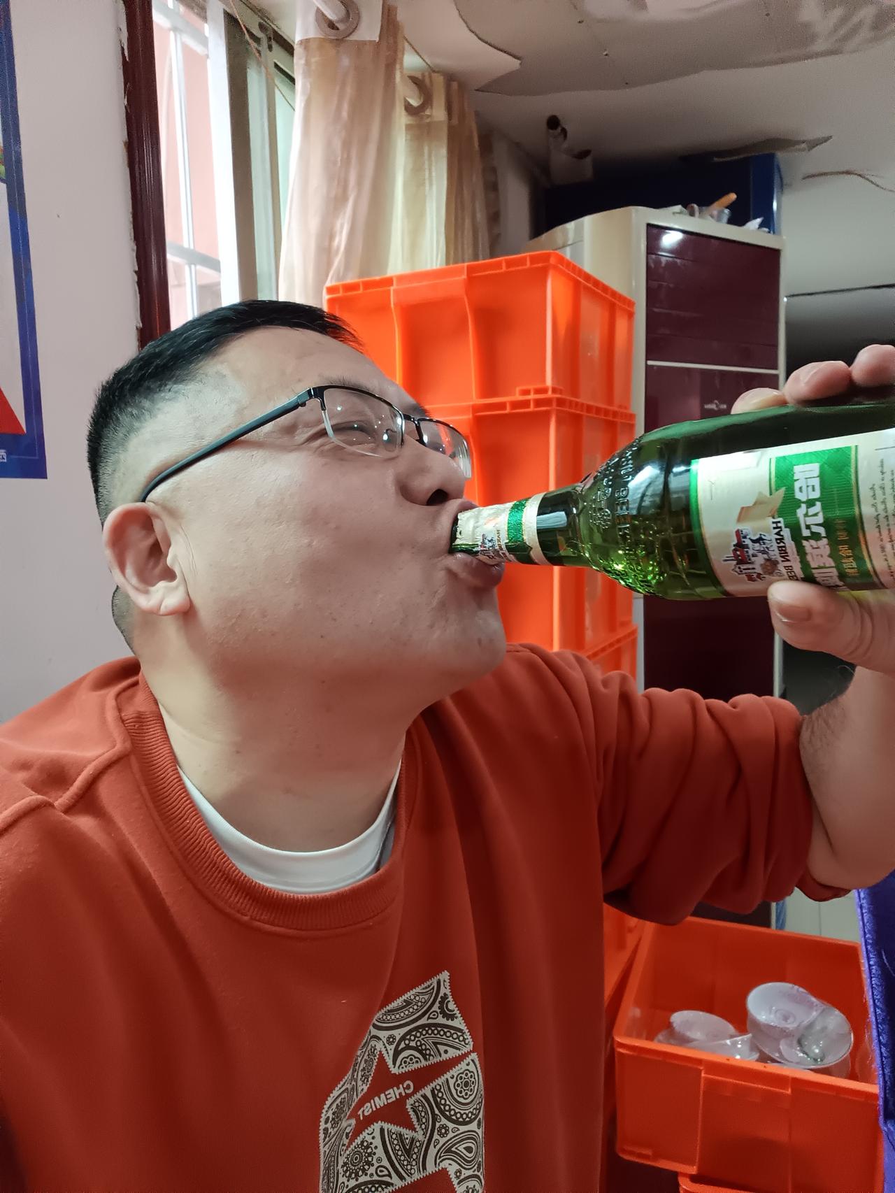 很多网友都问我，老王看你的视频和头条“小作文”，知道你很会喝酒，你能告诉我你到底