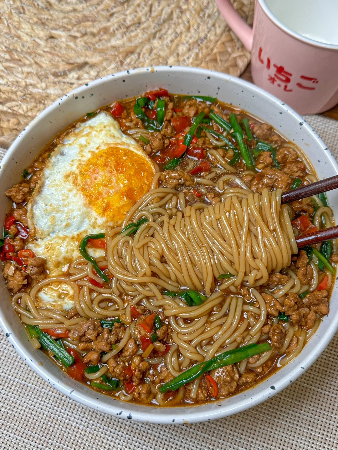 哇哇哇！！这样做的剁椒肉沫米粉太好嗦了！！