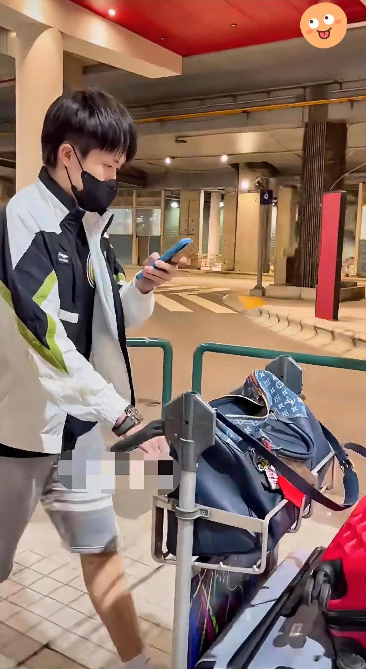 [笑]王楚钦这脑回路我是真的跟不上，承认自己是谁这事儿，难道还得看当天的黄历？