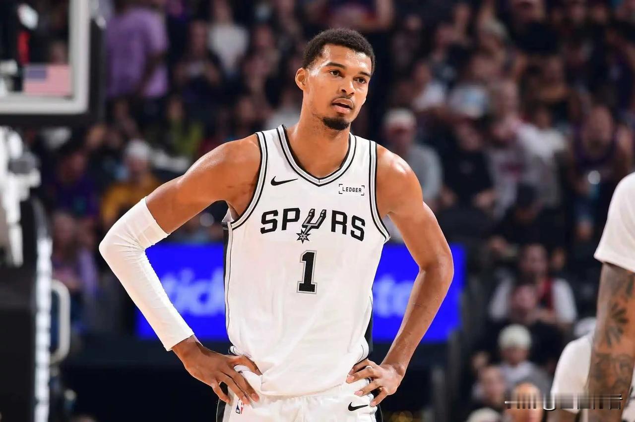 就在今日，马刺跟公牛的不败纪录终结，联盟全胜的队伍仅剩雷霆。
首先：太阳主场19