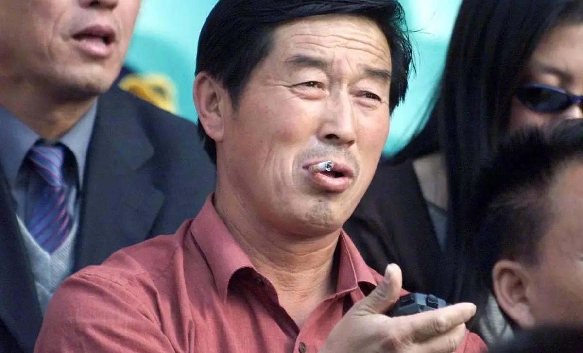 最近，体育圈的老炮儿杨毅，开始抖搂马俊仁马家军的“内幕”了。而看了这些内幕，真是