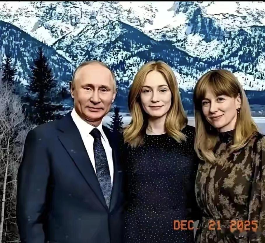 普京公开恋情，藏着三重杀招！根本不是秀恩爱！
 
12月19号莫斯科的年度活动上