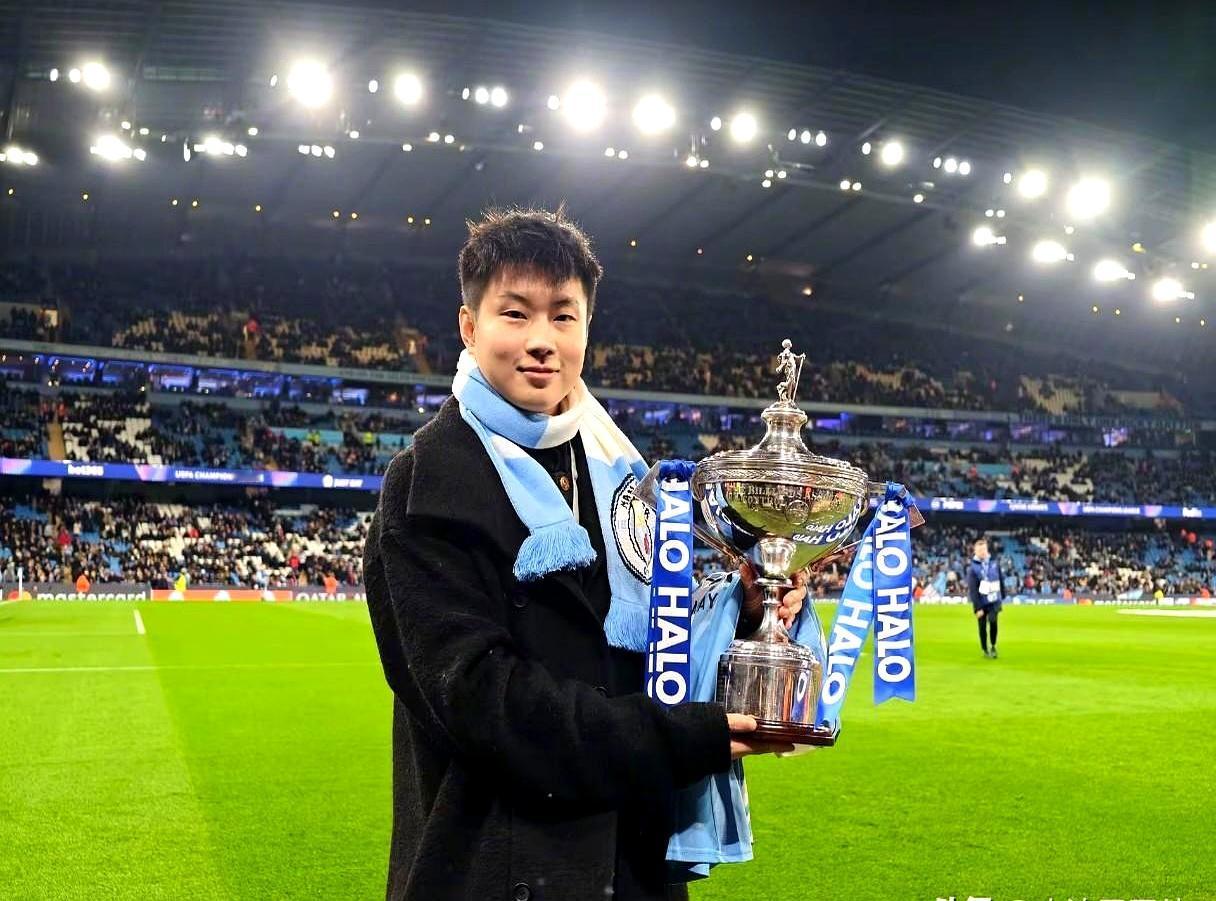 从战绩上看，赵心童获得了2025年斯诺克世锦赛冠军。
 

我心里总惦记着这事，