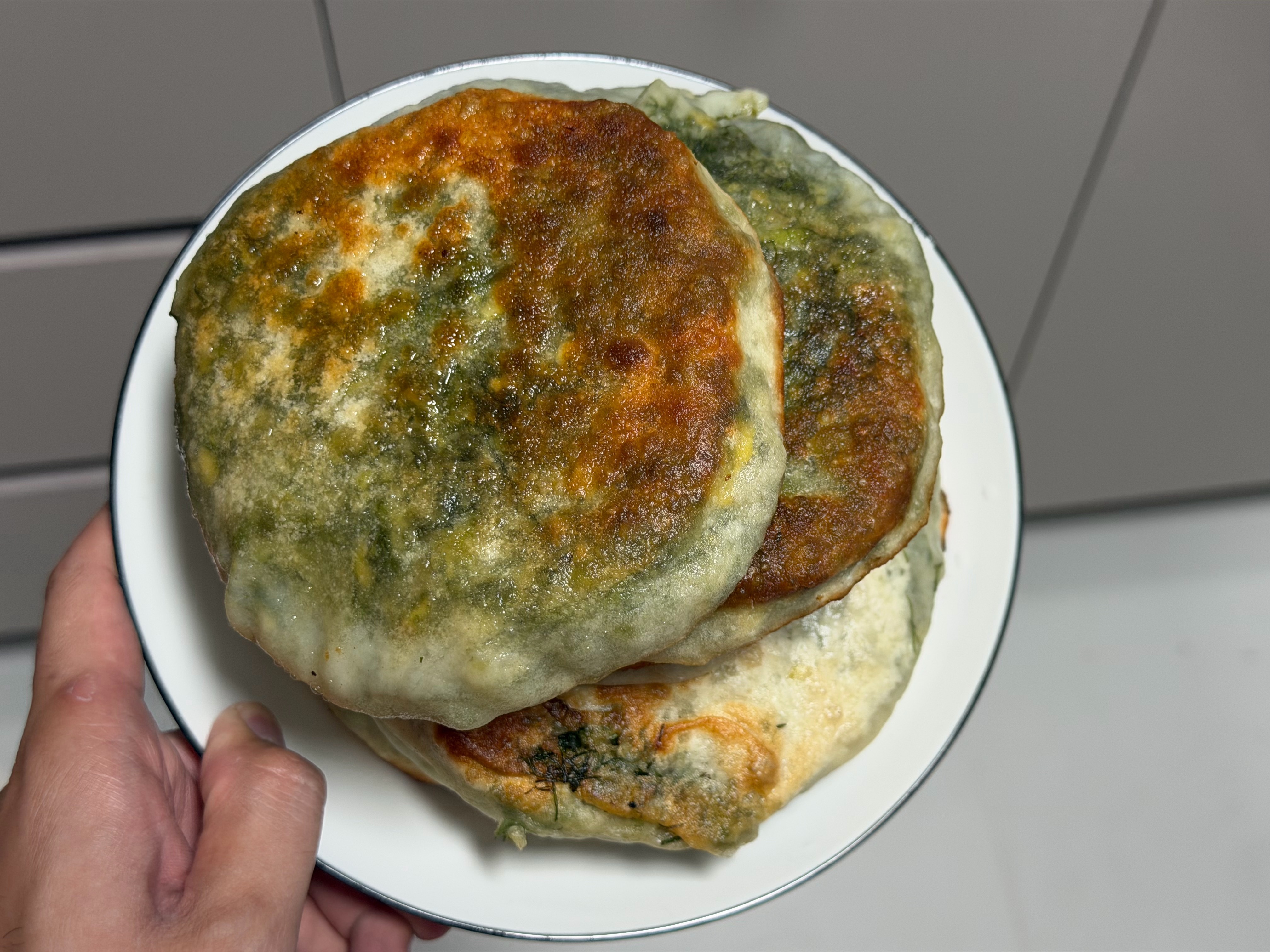 今儿晚上继续吃馅饼，欧哥太喜欢吃馅饼了