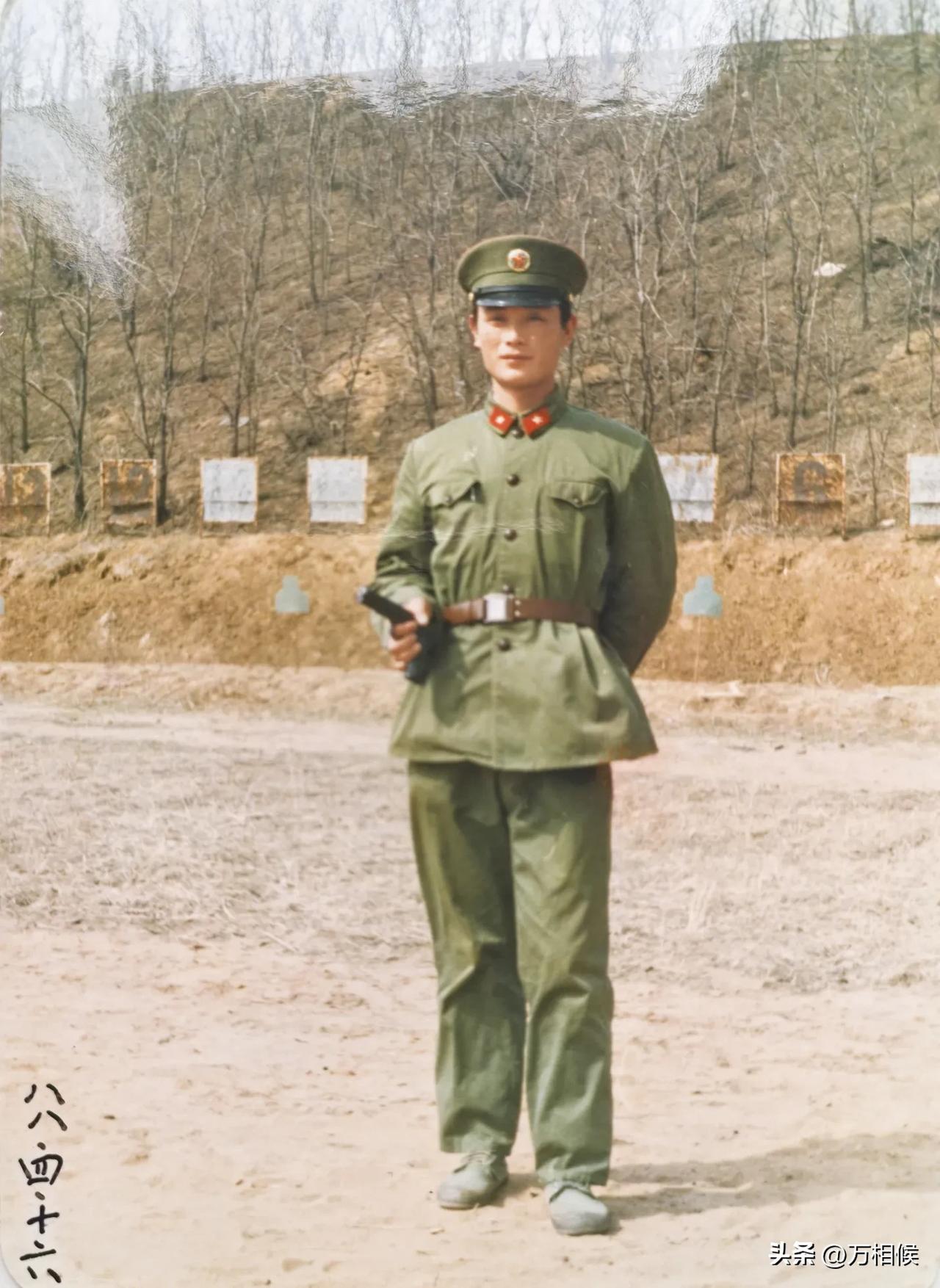 在警卫营每年打靶时，都能以打靶成绩留下历史影响，不是每个人都做得到。
50米靶，