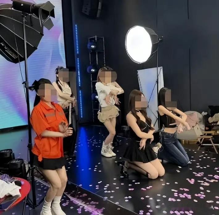 官方出手！大批女主播遭封禁，理由出奇一致，网友：影响太恶劣了 ​​​