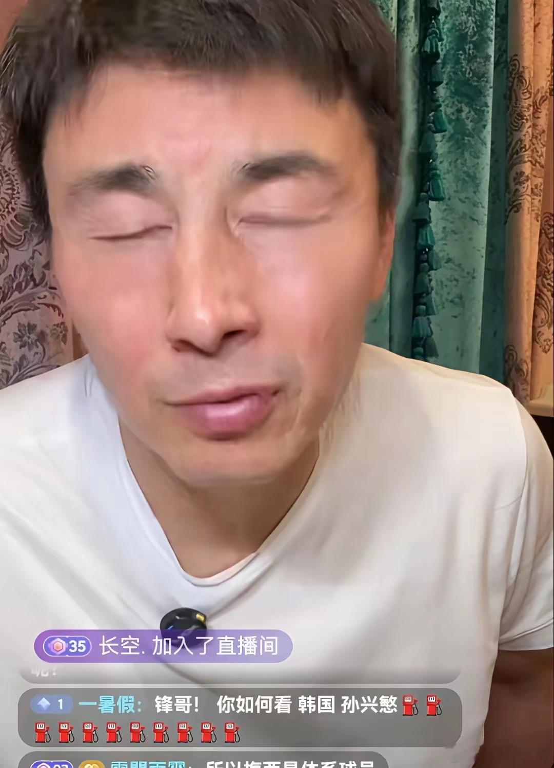 前国脚李玮锋说：梅西有一点不如C罗，就是没在英超和意甲证明过自己。他认为英超和意