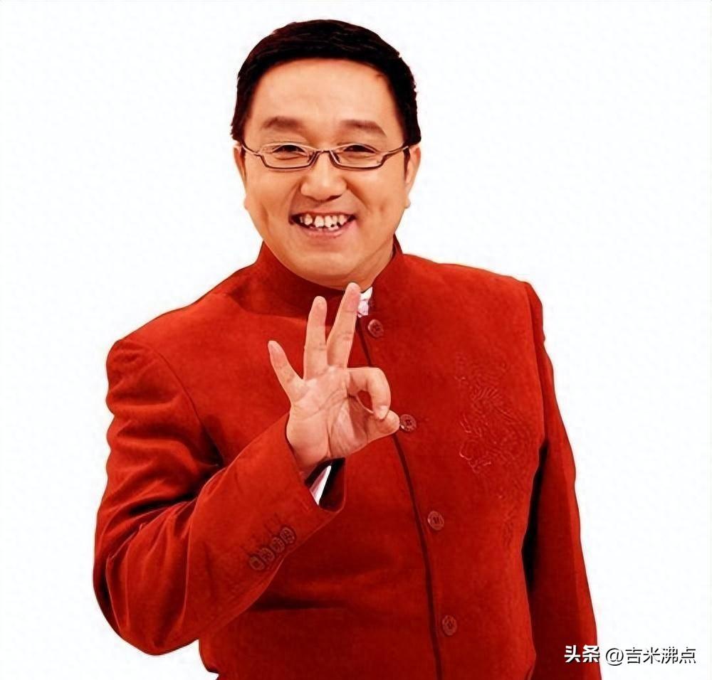 从春晚舞台到街头带娃，句号的选择让人意外
你发现没有，有时候最让人羡慕的，不是那