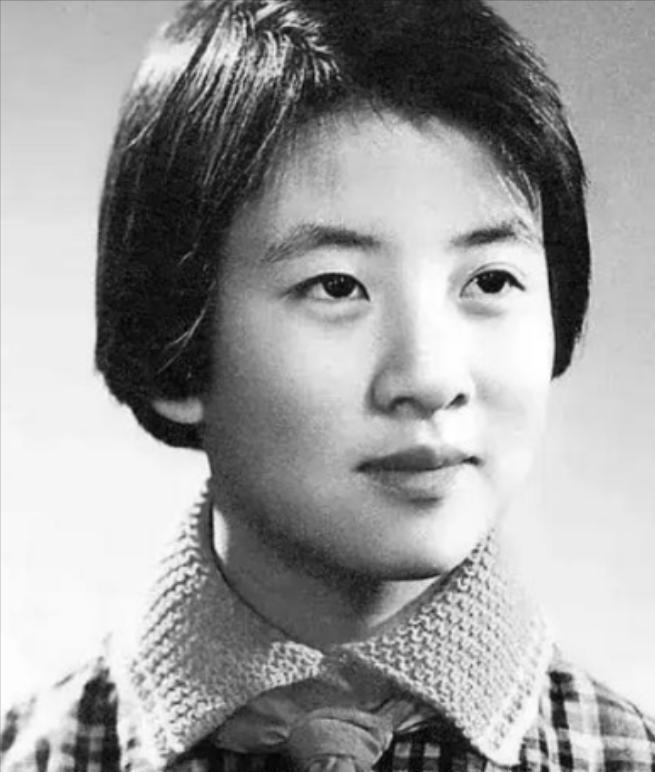 2017年12月，黄帅静静地离开了人世，没有留下只言片语，她把一切都交给了时间，