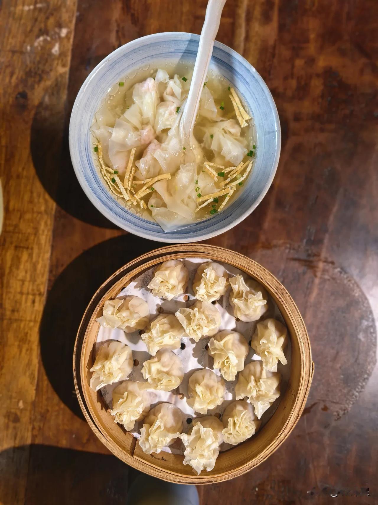 （原创）古镇烧卖
曾经是“日出万匹、衣被天下”的古镇，现在又炒热了烧卖，而且还专