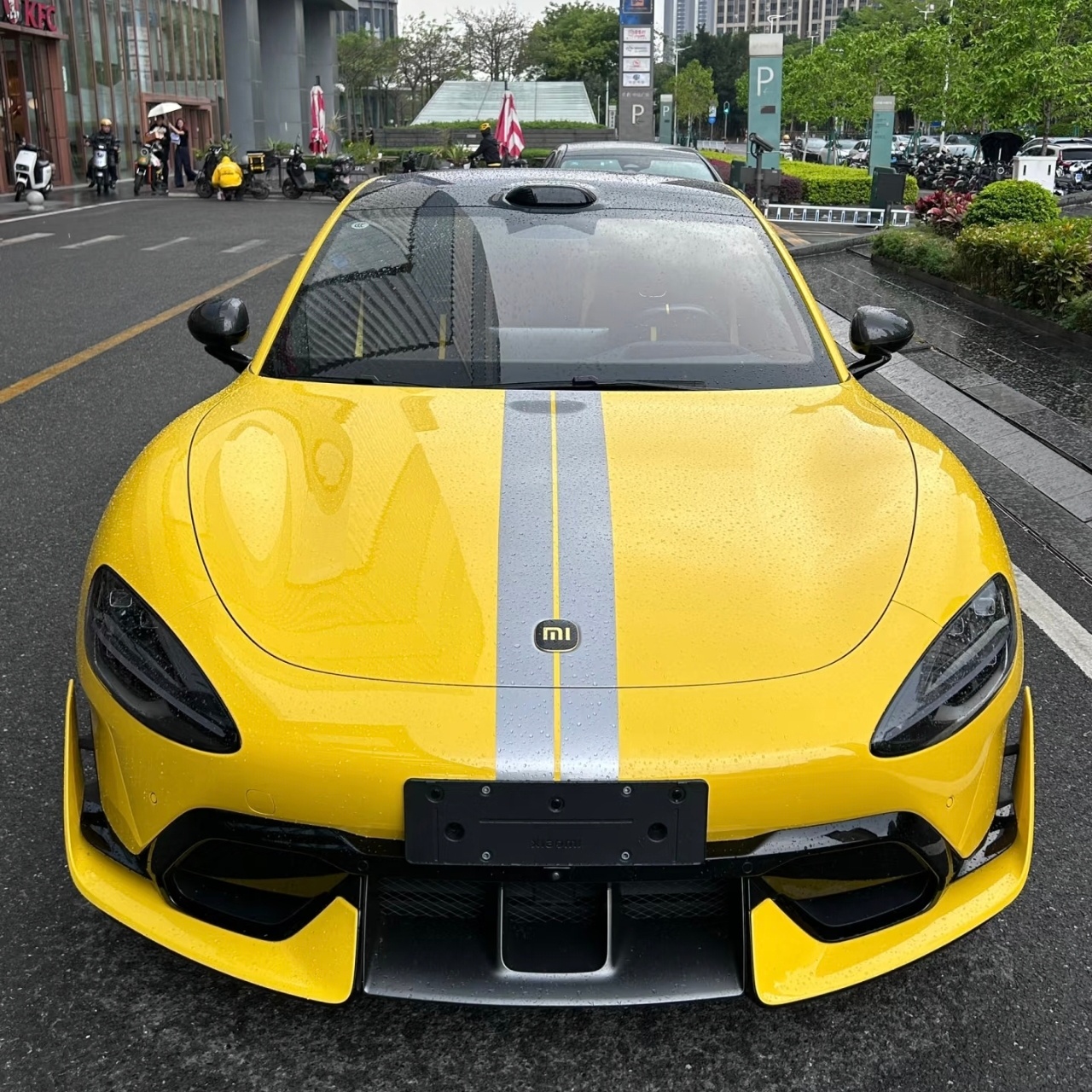 小米不再单独设立SU7Ultra专属销售我知道的是小SU7Ultra销量不行，二