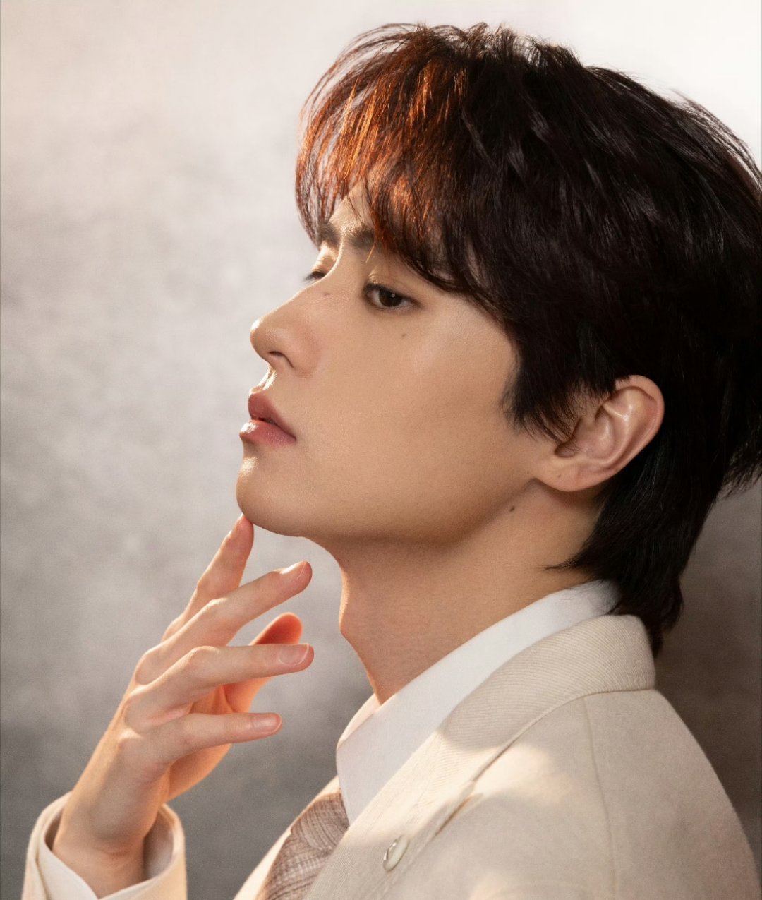 邓孝慈原来你发这组照片只是为了换头像再拍10张拍立得好不好