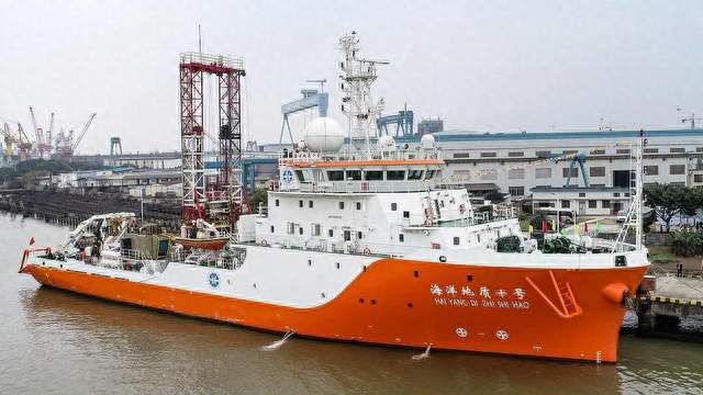 菲海警发言人骂中国大使，连AIS瞬移2000海里的乌龙都没搞懂