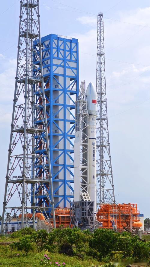 12月23日10时许，长征十二号甲火箭在酒泉卫星发射中心首飞，成功将双星送入预定