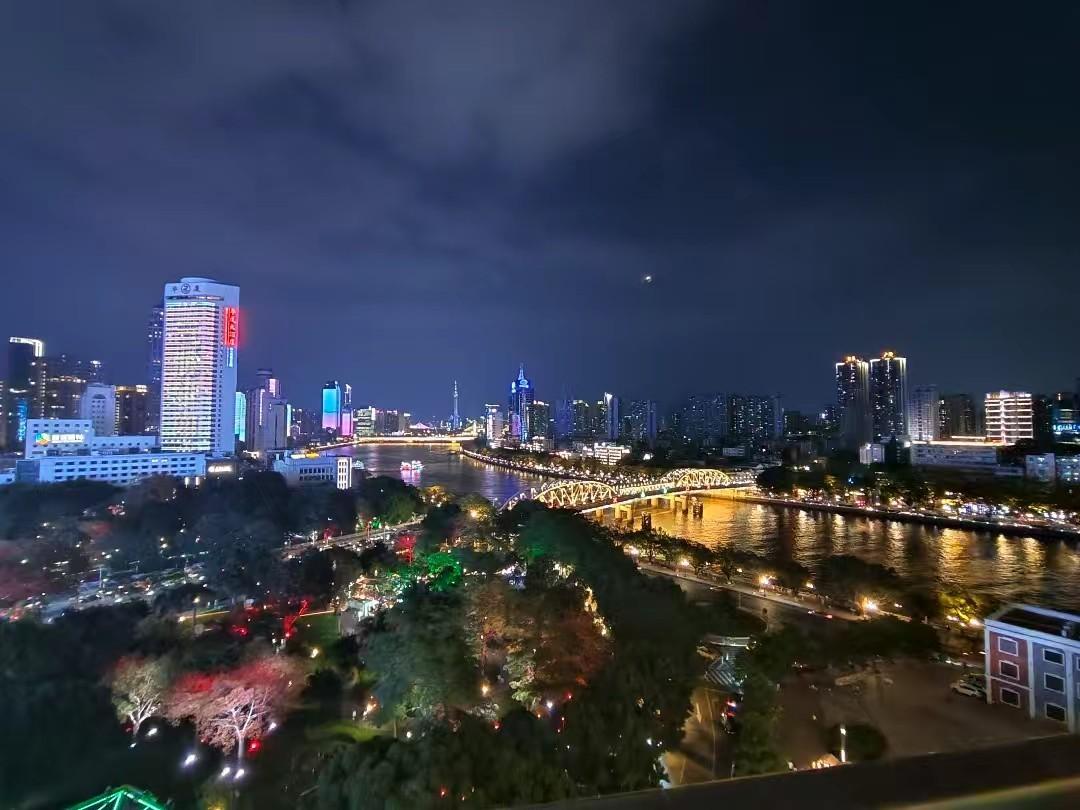 来广州旅游别错过海珠广场宝藏观景天台✨
站在星寰国际商业中心7楼，广州塔、天河C