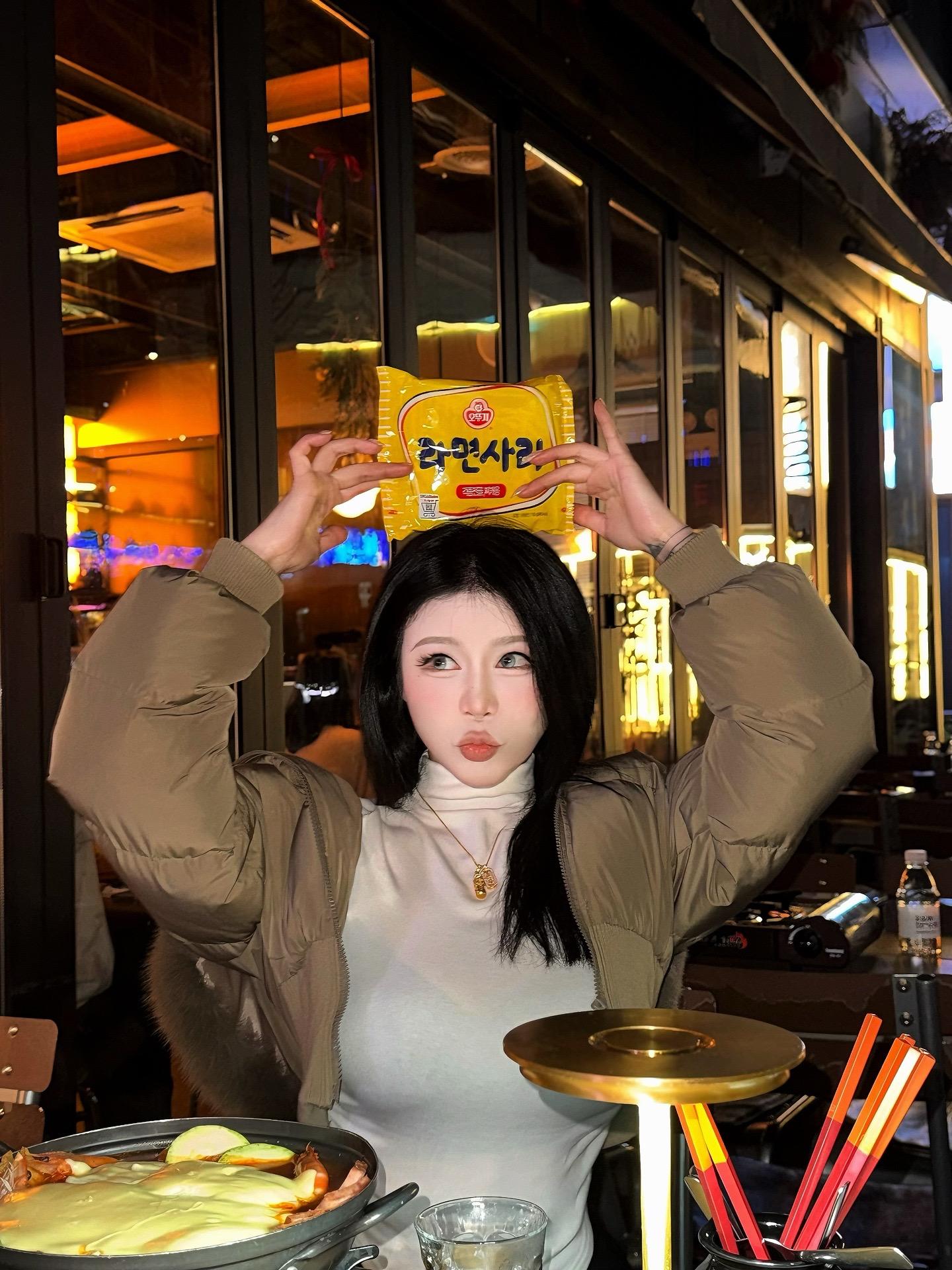 今天喝了杯果汁 叫香妮乐铁汁