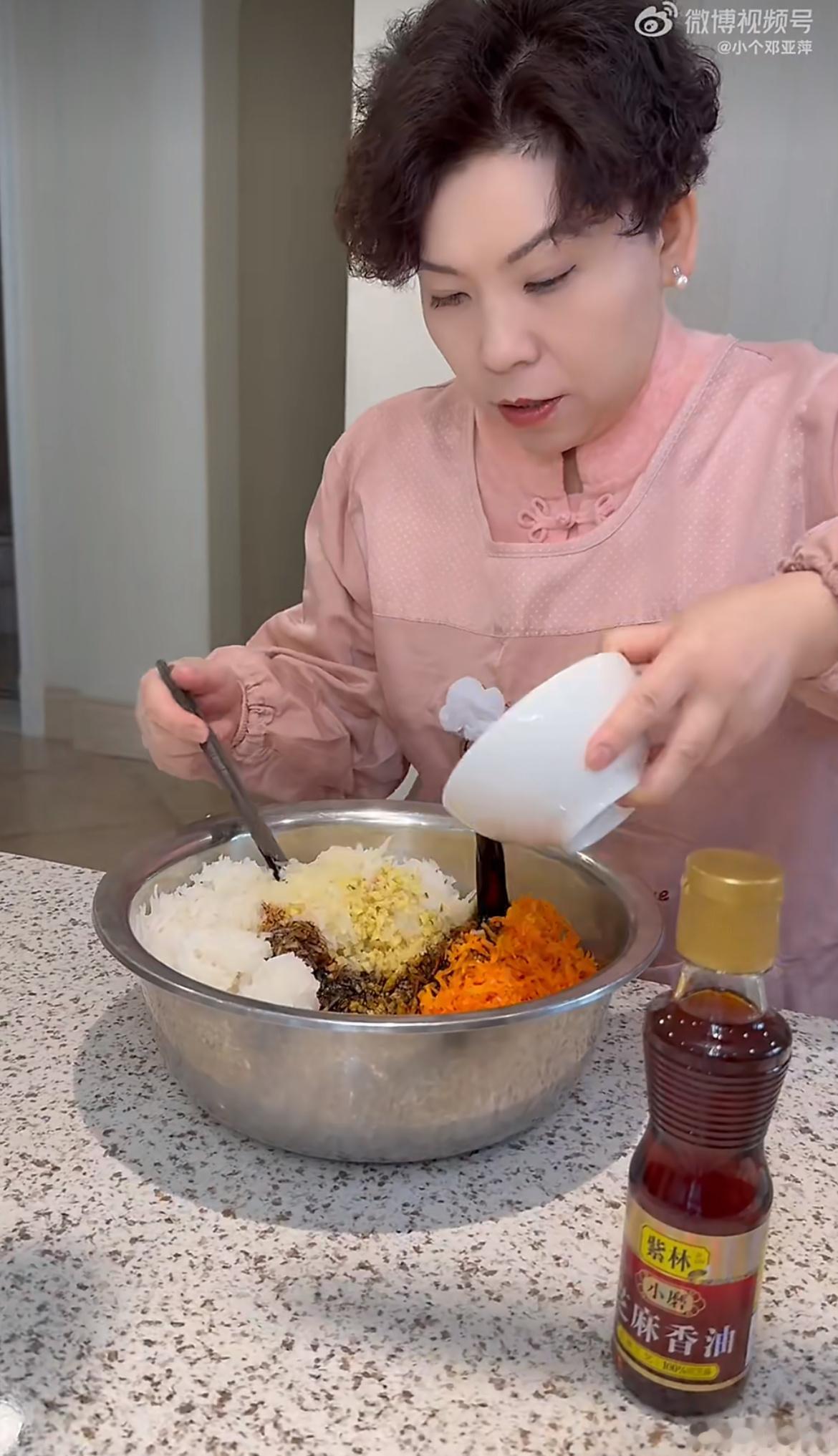 邓亚萍官宣紫林品牌大使国球之光，匠心之味。在乒乓赛场上，邓亚萍以坚韧不拔的意志与