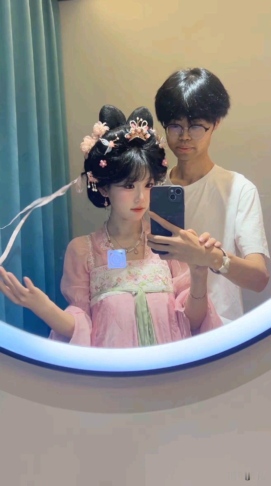 为什么相貌平平的男孩子，找到的女朋友却温柔又漂亮