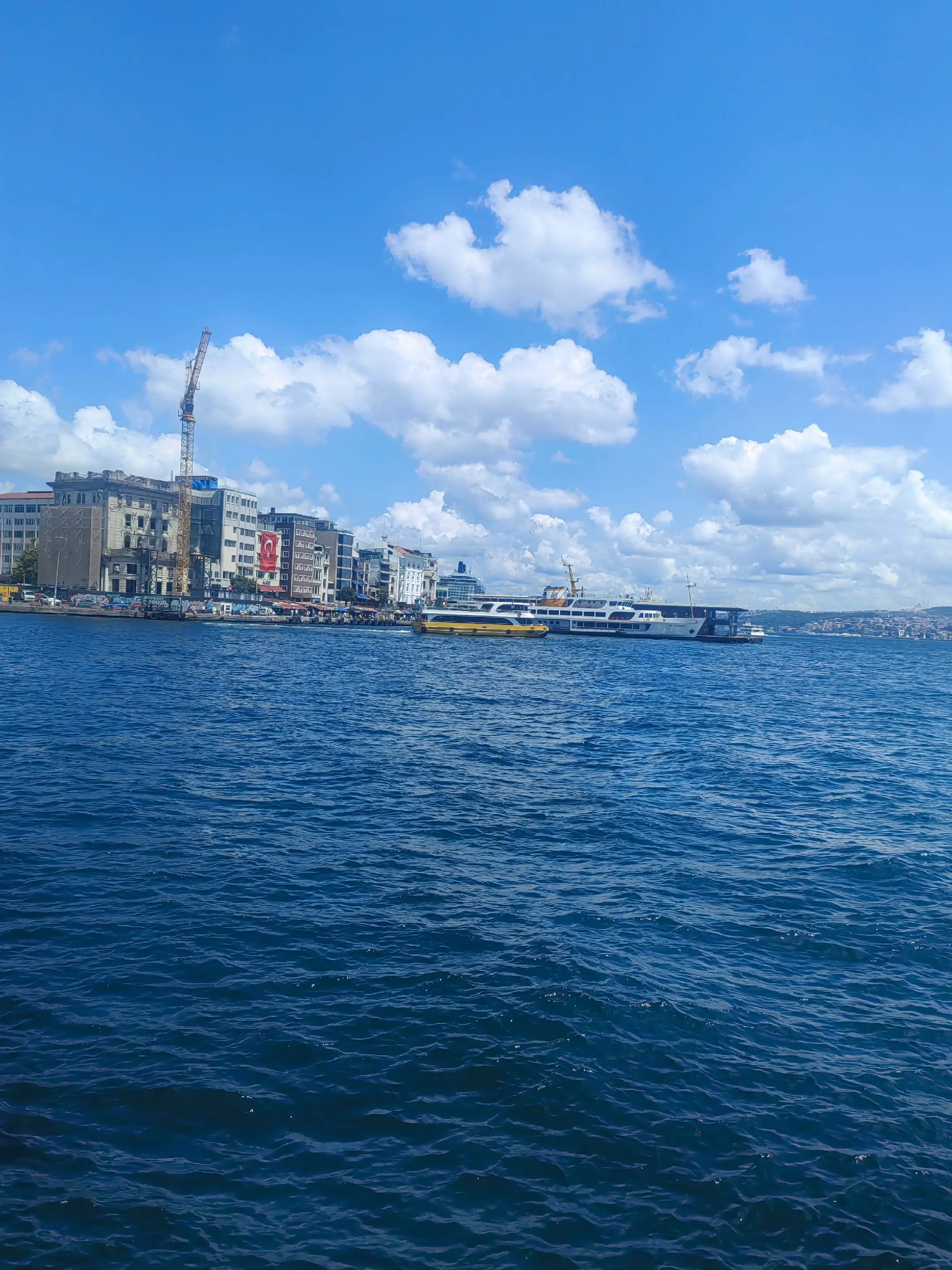 看到这蓝天白云 想死了王心凌的歌。