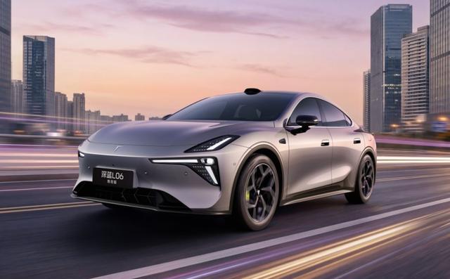 日前，我们从深蓝汽车官方获悉，深蓝L06增程版开启预订，目前未公布价格信息。新车