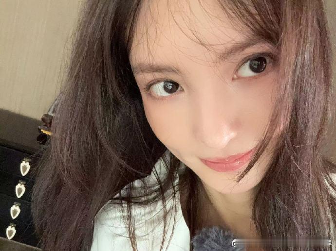 #金晨要去坦桑尼亚看狮子了# 金晨官宣参与花少6，“Nants ingonyam